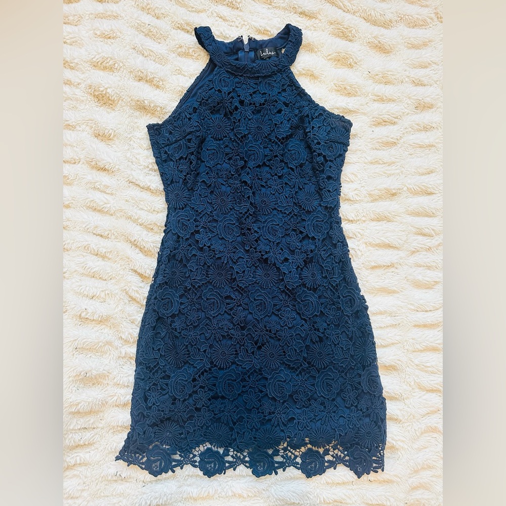 Lulus lace dress size medium